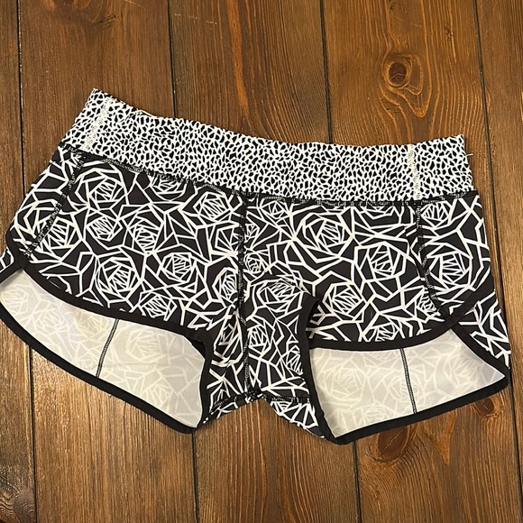 lululemon athletica Pants - Lululemon Geometric Rose Speed Shorts